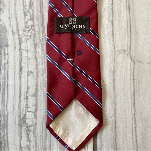 Givenchy tie. EUC like new - Picture 3 of 4